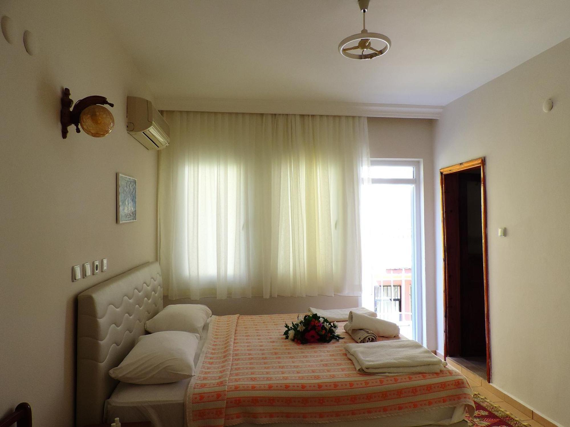 Onur Pension Bed and Breakfast Fethiye Rum bild