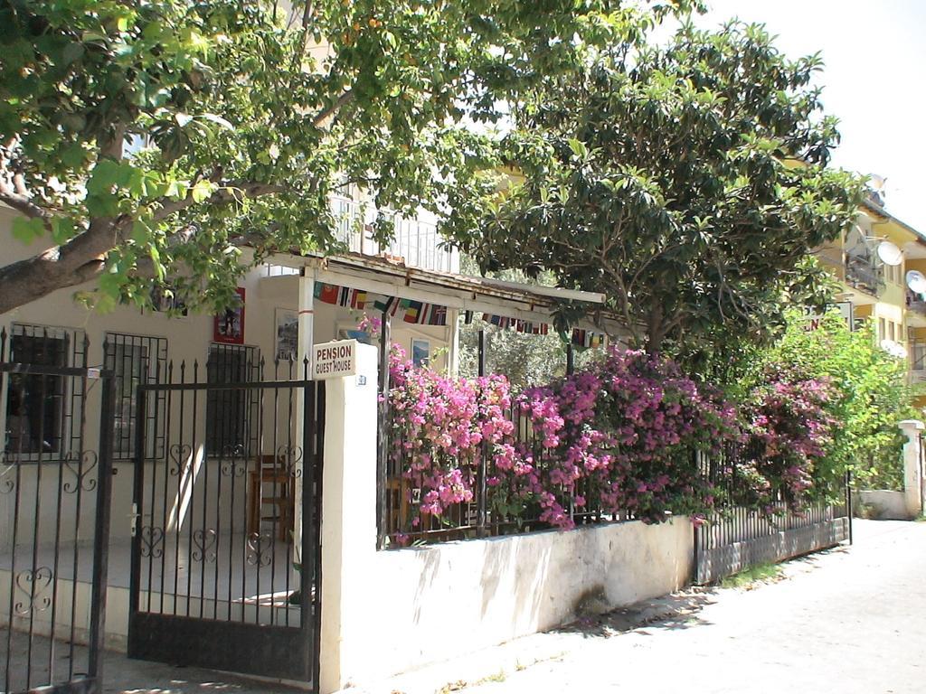 Onur Pension Bed and Breakfast Fethiye Rum bild