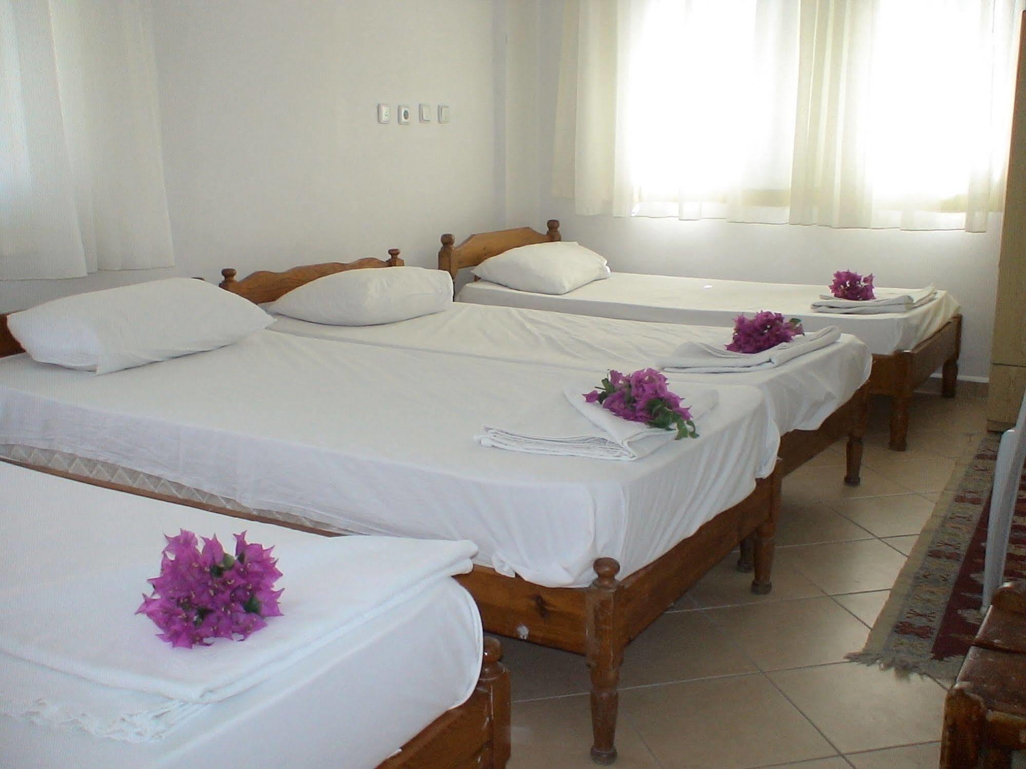 Onur Pension Bed and Breakfast Fethiye Exteriör bild