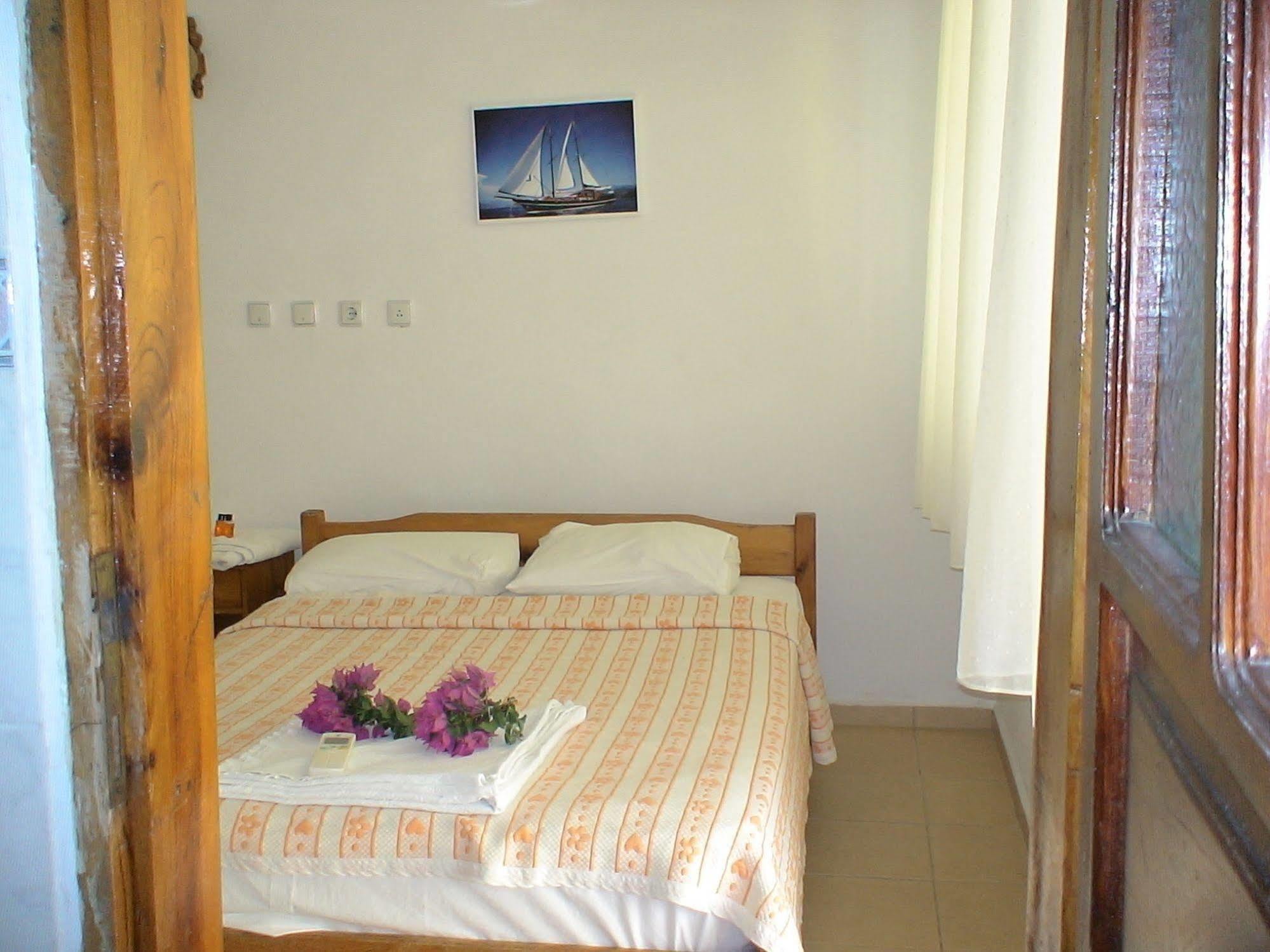 Onur Pension Bed and Breakfast Fethiye Exteriör bild