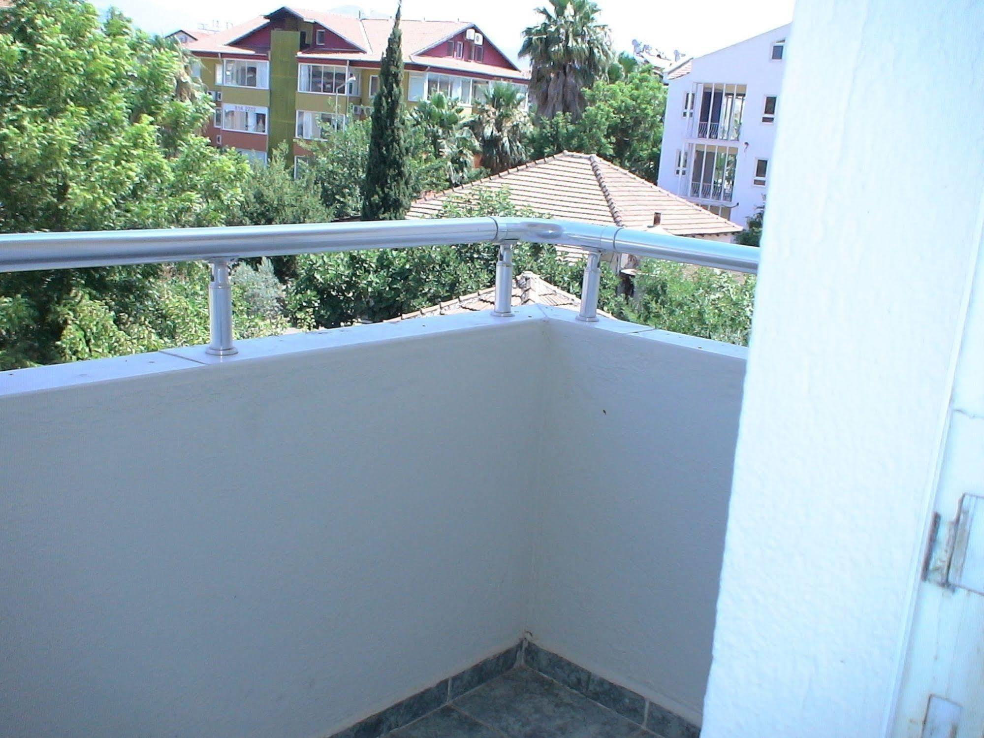 Onur Pension Bed and Breakfast Fethiye Exteriör bild