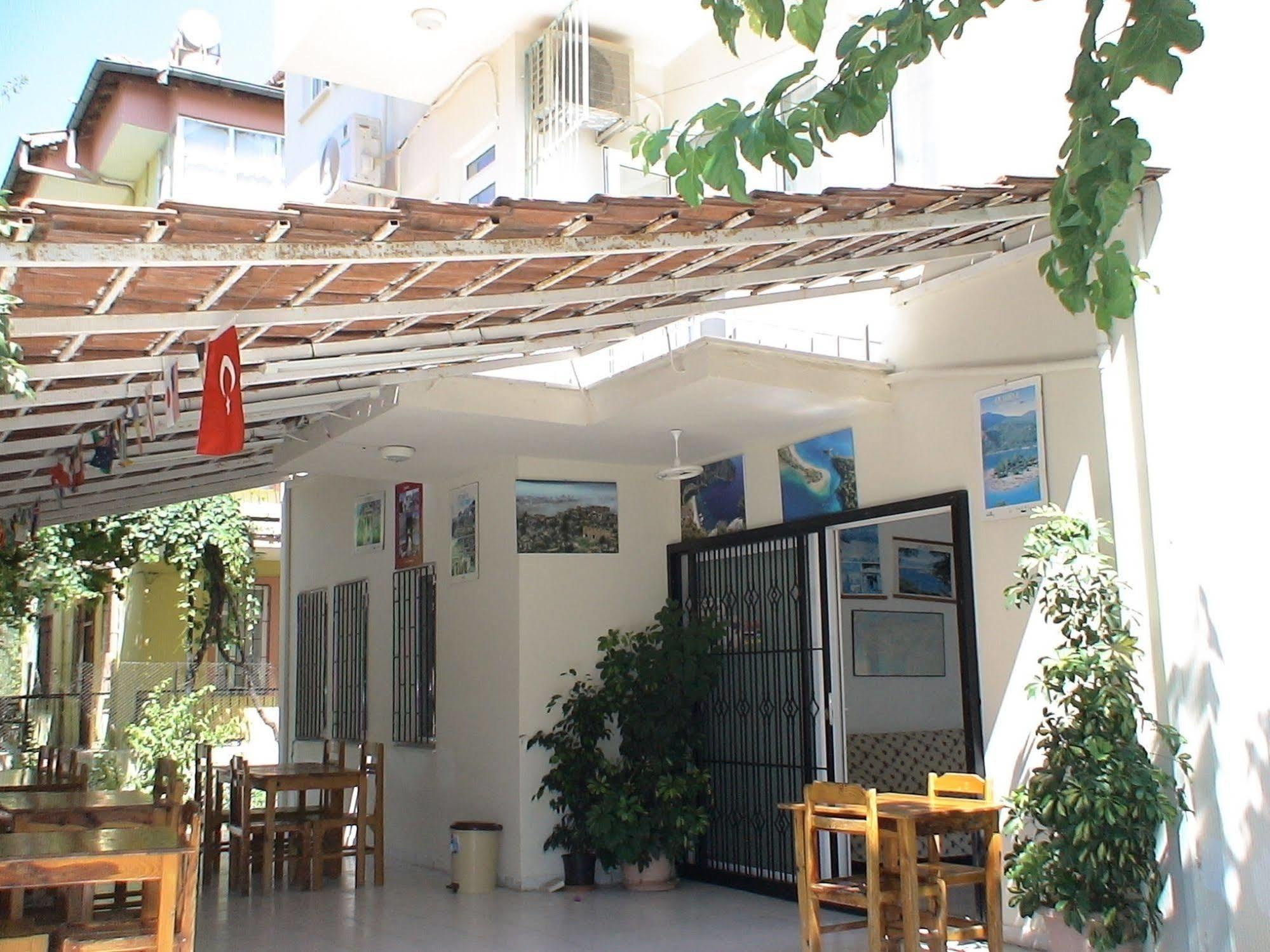 Onur Pension Bed and Breakfast Fethiye Exteriör bild